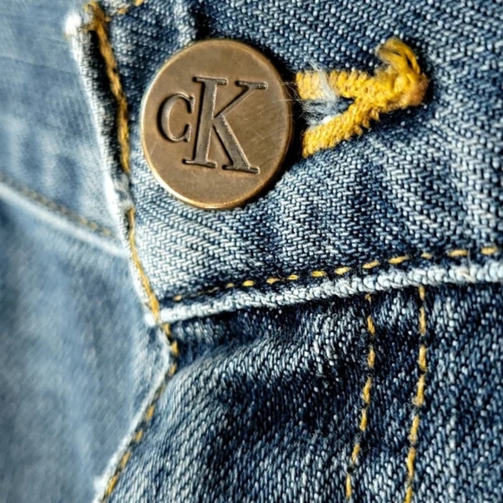 Calvin Klein Low Rise Flared Jeans - Picture 4 of 8